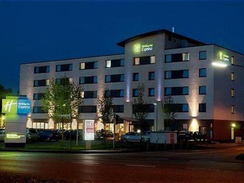 Holiday Inn Express Cologne Muelheim, An Ihg Hotel Exterior photo